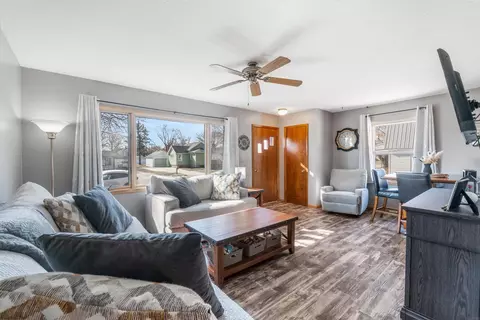 209 E Main St, Dunkerton, IA 50626 photo 5