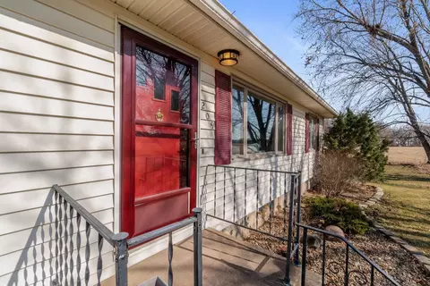 209 E Main St, Dunkerton, IA 50626 photo 2