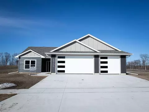 112 Red Fox Trial, Waverly, IA 50677