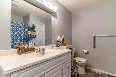310 S Hackett, Waterloo, IA 50701 photo 19