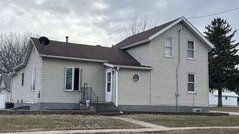 521 Cedar St, Nashua, IA 50658