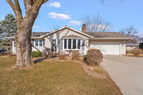 103 Rebecca Rd, Hudson, IA 50643