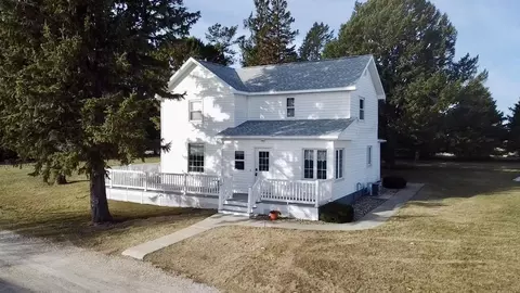21551 200th St, Holland, IA 50642