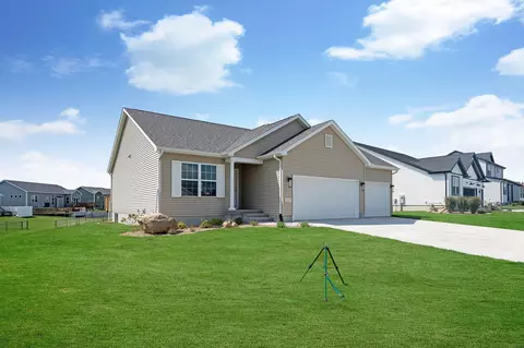 1325 Partridge Ln, Waterloo, IA 50701 photo 2