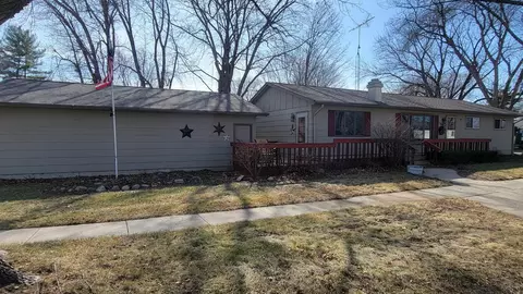1002 19th Ave, Charles City, IA 50616