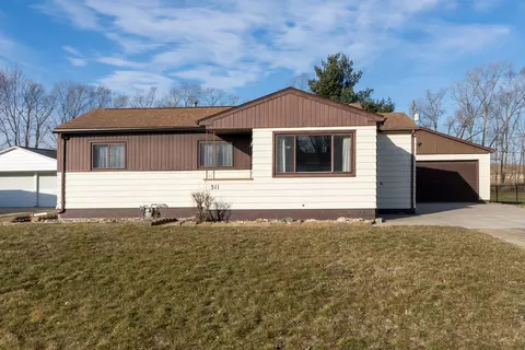 311 Pine St, Washburn, IA 50702