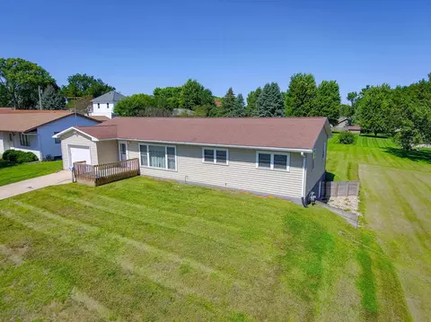 407 M Ave, Grundy Center, IA 50638