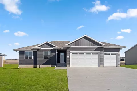 211 Pirate St, Hudson, IA 50643