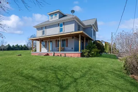 3321 110th Ave, Coggon, IA 52218