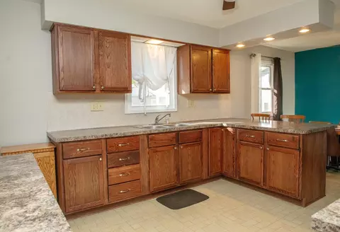 406 E Jackson St, Shell Rock, IA 50670 photo 9