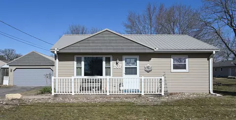207 W Acers St, Manchester, IA 52057