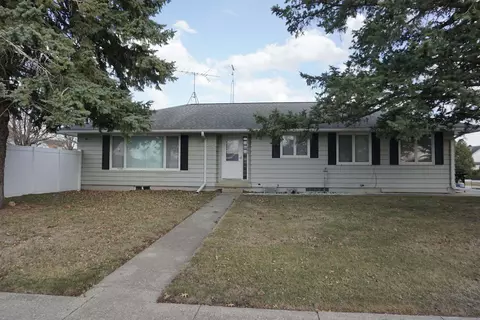 606 S Washington St, Wellsburg, IA 50680