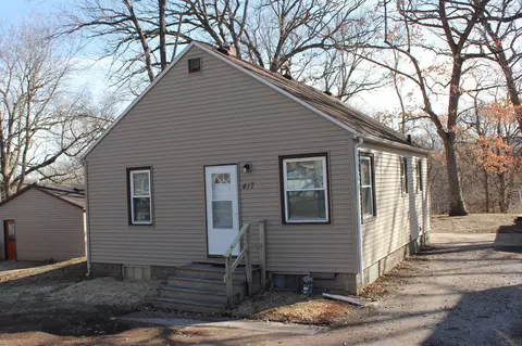 417 Dixie Cir, Evansdale, IA 50707