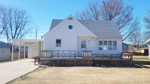 310 Washington St, Elgin, IA 52141