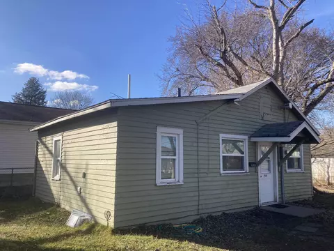 705 Pine St, La Porte City, IA 50651