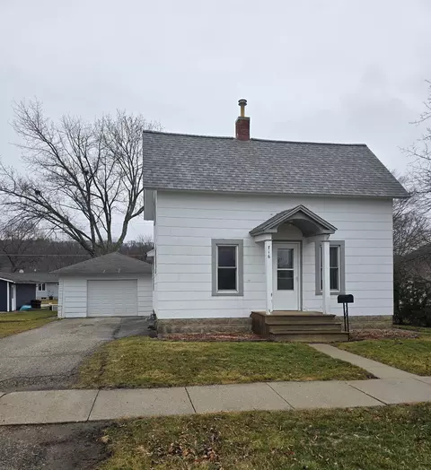716 South Ave, Decorah, IA 52101