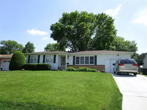 1420 W 6th St, Cedar Falls, IA 50613