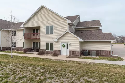 4241 Eastpark Rd #1, Cedar Falls, IA 50613
