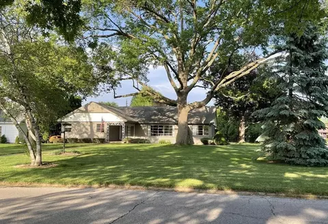 1075 Prospect Blvd, Waterloo, IA 50701
