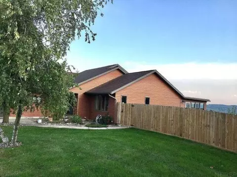 205 Eagle Dr, Mcgregor, IA 52157