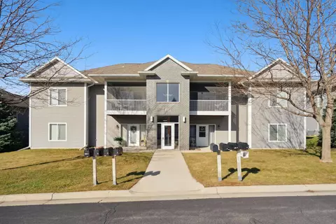 2625 Orchard Dr #4, Cedar Falls, IA 50613