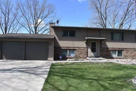 4756 Charolais Dr, Waterloo, IA 50701