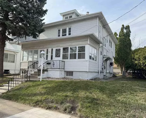 1524 W 5th St, Waterloo, IA 50702