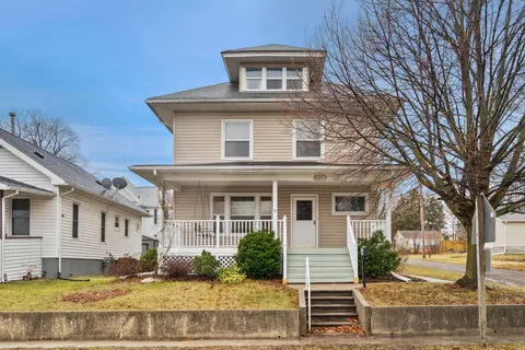 610 E Charles St, Oelwein, IA 50662