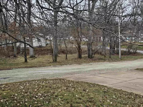 149 Vera Dr, Waterloo, IA 50701 photo 4