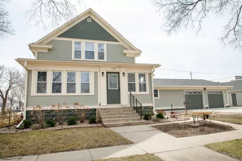 120 E Superior St, Clarksville, IA 50619