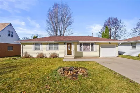 2206 S Jefferson Ave, Mason City, IA 50401
