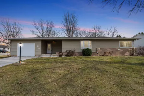 504 3rd St, Grundy Center, IA 50638