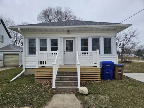 216 5th Ave NE, Oelwein, IA 50662