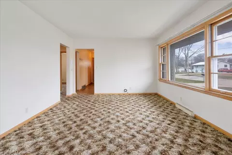 1445 Robin Rd, Waterloo, IA 50701 photo 3