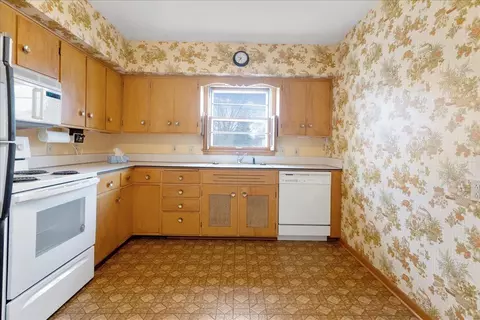 1445 Robin Rd, Waterloo, IA 50701 photo 7