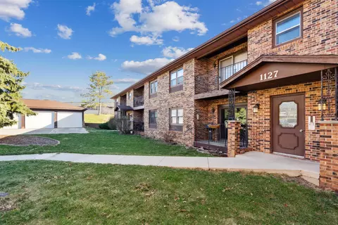 1127 Flammang Dr #2, Waterloo, IA 50702