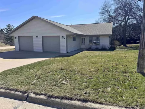 302 E Brooks St # A, Ossian, IA 52161