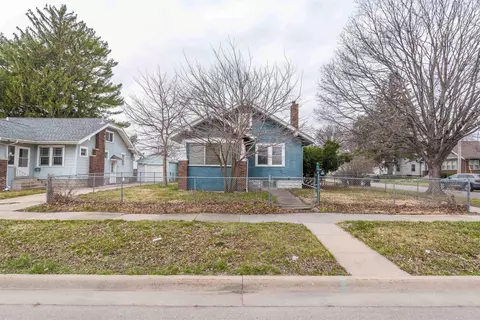 400 Hammond Ave, Waterloo, IA 50702