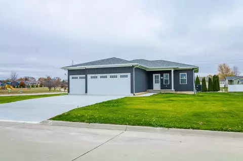1125 Wright Way, Jesup, IA 50648
