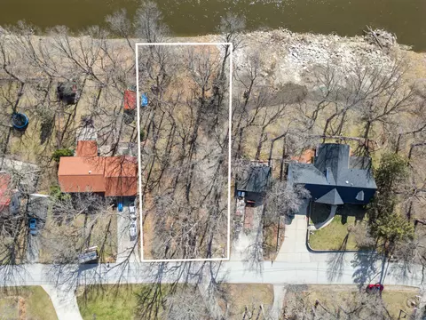 9 Oakwood Drive, Evansdale, IA 50707