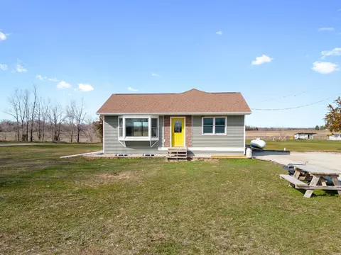 11730 Harmon Rd, La Porte City, IA 50651