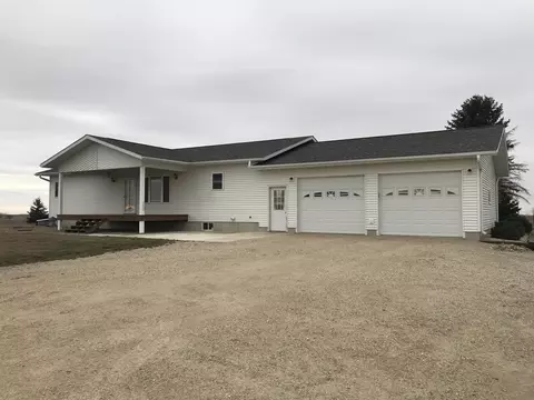 13649 Garden Ave, Elma, IA 50628
