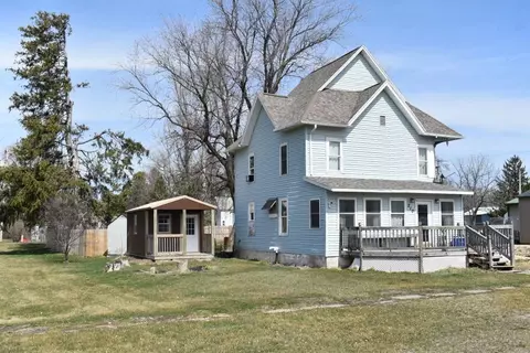 210 W Main St, Stanley, IA 50671