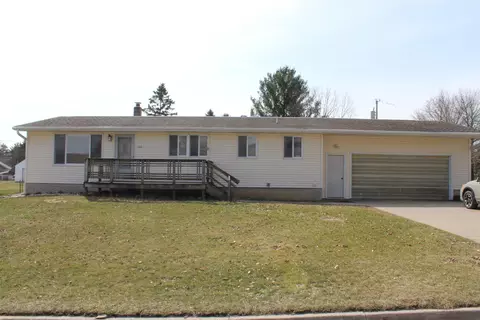 606 SW 3rd Ave, Waukon, IA 52172