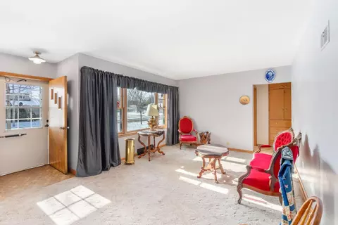 812 W 3rd St, Sumner, IA 50674 photo 3