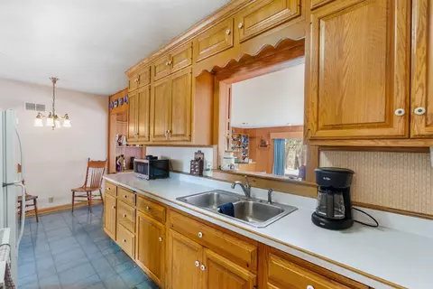812 W 3rd St, Sumner, IA 50674 photo 9