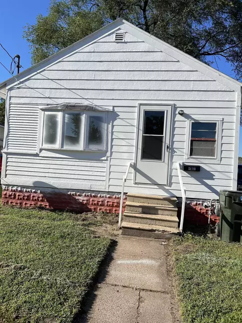 516 Maynard Ave, Waterloo, IA 50701
