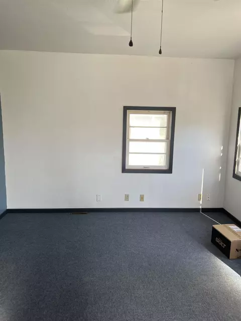 516 Maynard Ave, Waterloo, IA 50701 photo 4