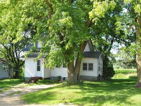 38679 Hwy 3, Edgewood, IA 52042