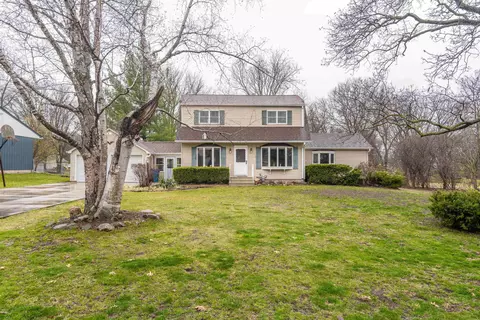 1611 Patterson Ln, Cedar Falls, IA 50613